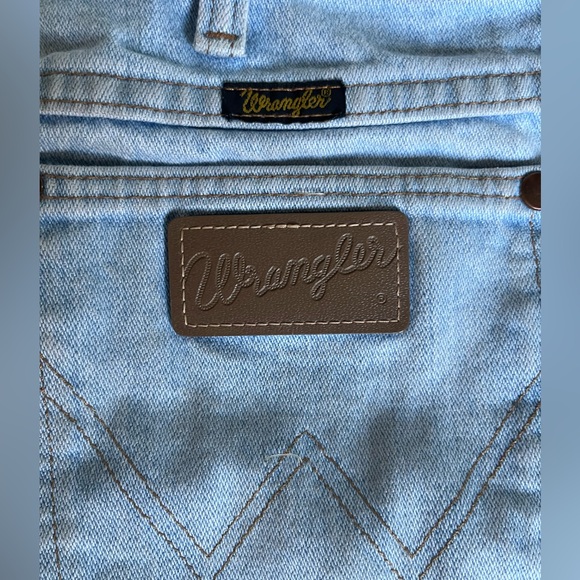 Wrangler denim shorts women’s size 32 - Picture 2 of 6